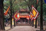 Chua Con Son was a temple built to honour the poet-warrior Nguyen Trai (1380–1442), chief adviser and amanuensis to Le Loi, the general who expelled the Ming Chinese from Vietnam in 1427 and, in 1428, assumed the throne as Emperor Le Thai To.